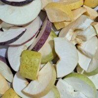 سیب قرمز خشک پفکی ۹۰ گرمی ترد و سالم